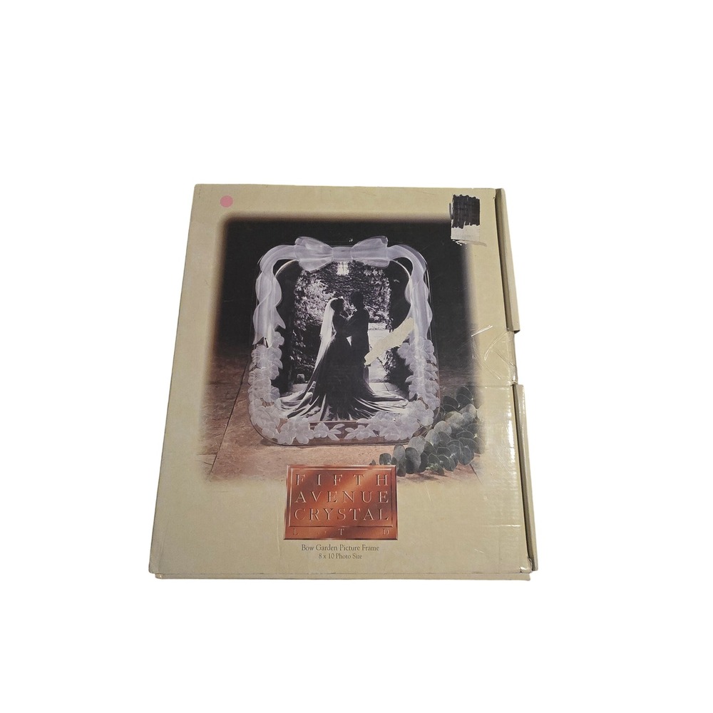 NIB Fifth Avenue Crystal LTD Bow Garden Frosted Crystal 8x10 Frame 337141